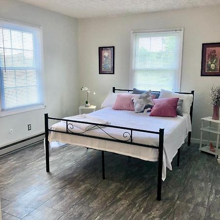 Trestle Creek Farm- Farmhouse Suite Bloomington Ngoại thất bức ảnh